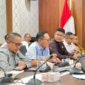 Delegasi dari Pemerintah Kabupaten dan DPRD PALI saat melakukan audiensi dengan Biro Hukum Setda Pemprov Sumsel untuk membahas polemik Pergub No. 40 Tahun 2017, Rabu (12/8/2026). Pertemuan ini menjadi momentum kunci dalam perjuangan Pemkab dan DPRD PALI mendesak pencabutan aturan ganti rugi lahan seismik yang dinilai cacat hukum dan merugikan rakyat. (Foto: Dok/tintamerah.co)