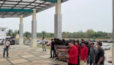 Aksi unjuk rasa DPC PA GMNI Kabupaten PALI menuntut transparansi rekrutmen driver PT Devi Mandiri dan menolak praktik rekrutmen tertutup di DPRD PALI, Senin (21/9/2026). (Foto: Dok/PA GMNI PALI)