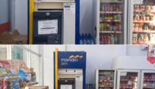 Penampakan fisik mesin ATM Mandiri di Indomaret Simpang Empat (foto atas) dan Alfamart Simpang Lima (foto bawah) yang mati total dan tidak layak pakai. Minimnya pemeliharaan dari Bank Mandiri Cabang Pendopo dinilai merugikan dan mencederai kepercayaan nasabah di Kabupaten PALI. (Foto: Dok/tintamerah.co)