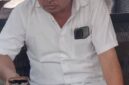 Ketua LSM Serampuh, Sonny Ternando, memberikan pernyataan keras mengecam bobroknya fasilitas ATM Bank Mandiri Cabang Pendopo PALI yang tak kunjung diperbaiki selama bertahun-tahun, Jumat (2/10/2026). (Foto: Dok/tintamerah.co)